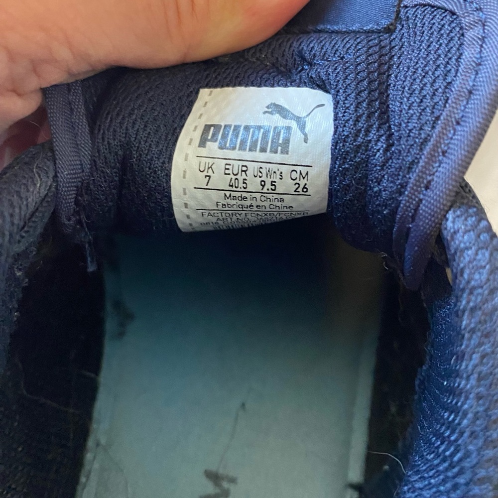 Ladies sz 9/12 Puma Leather Tennis Shoes Navy Blue - Picture 5 of 7